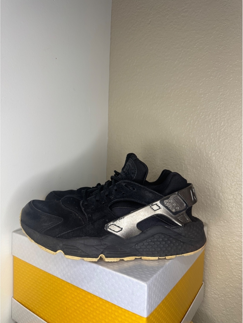 Nike Air Huarache Black Metallic Silver GS Youth Size 6Y Sneakers Used No Box - Picture 2 of 7